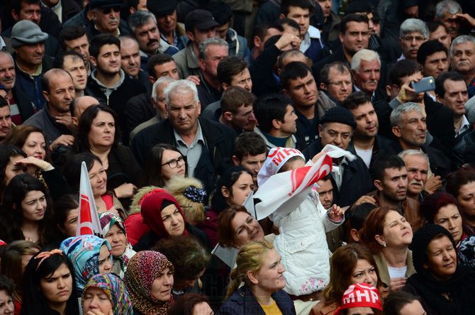 MHP LİDERi DEVLET BAHÇELİ AKHİSARLILAR İLE BULUŞTU